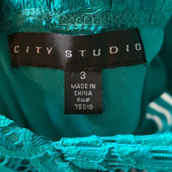 City Studio jr sz 3 lace dress worn once!!! - Picture 7 of 7